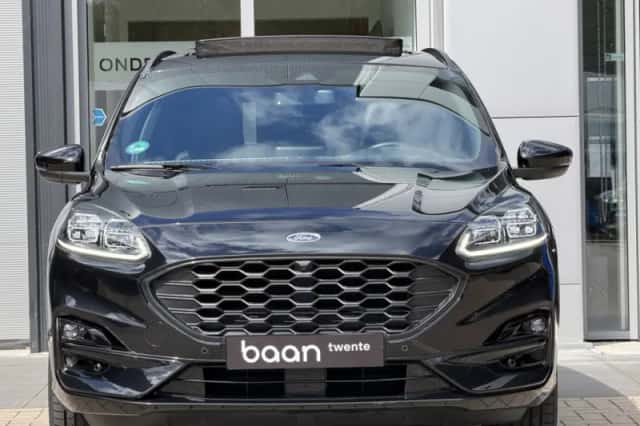Ford Kuga (2022) thumbnail 4