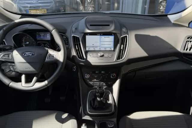 Ford C-Max (2018) thumbnail 2