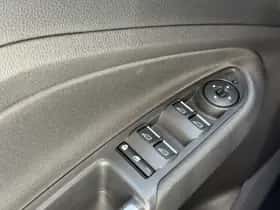 Ford C-Max (2018) thumbnail 16