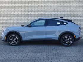 Ford Mustang Mach-E (2026) thumbnail 5