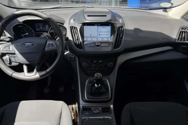 Ford Kuga (2018) thumbnail 2