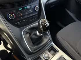 Ford Kuga (2018) thumbnail 22