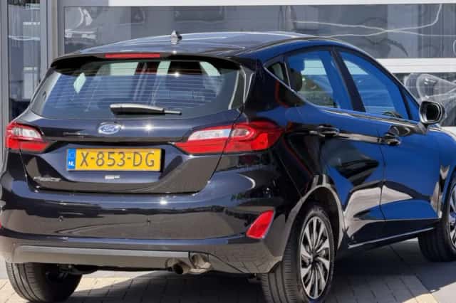 Ford Fiesta (2023) thumbnail 3