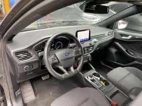 Ford Focus (2019) thumbnail 2