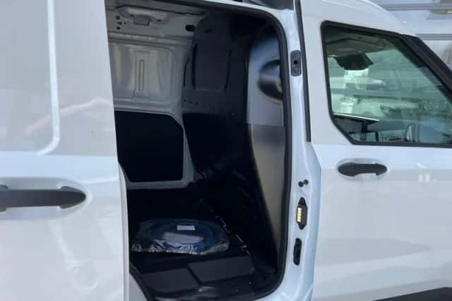 Ford E-Transit Courier (2026) thumbnail 25