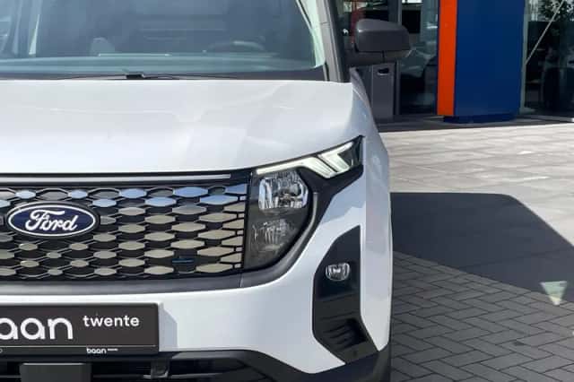 Ford E-Transit Courier (2026) thumbnail 26