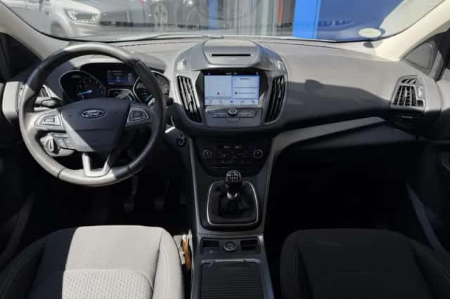 Ford Kuga (2018) thumbnail 2