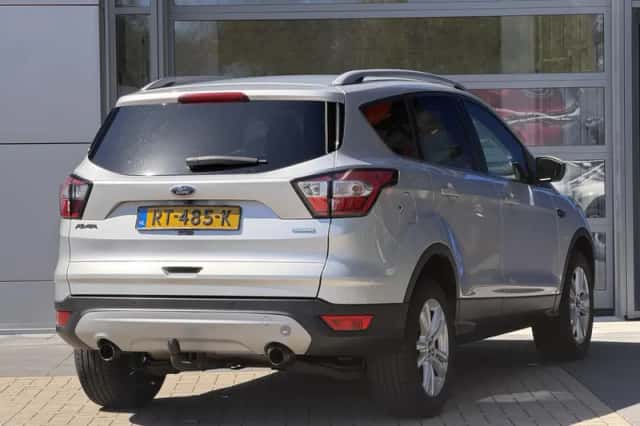Ford Kuga (2018) thumbnail 3