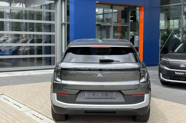Ford Explorer (2026) thumbnail 6