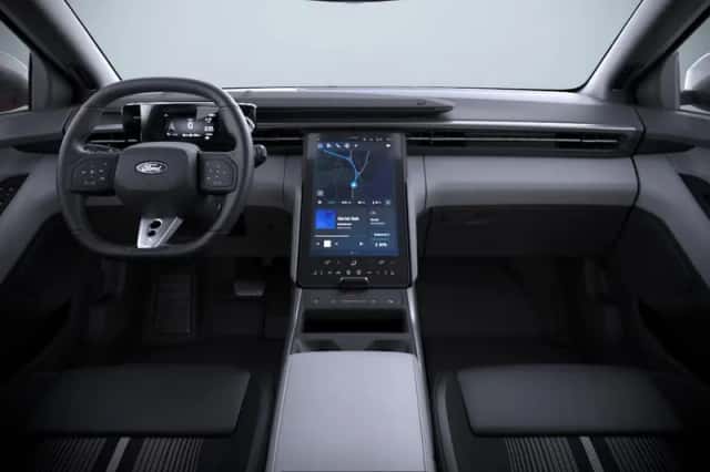 Ford Capri (2026) thumbnail 3
