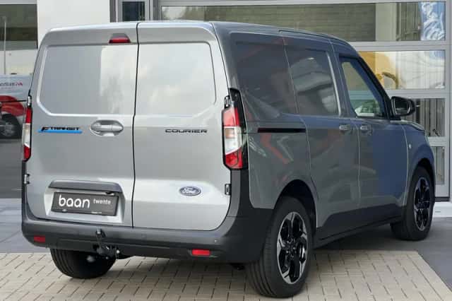 Ford Transit Courier (2026) thumbnail 2