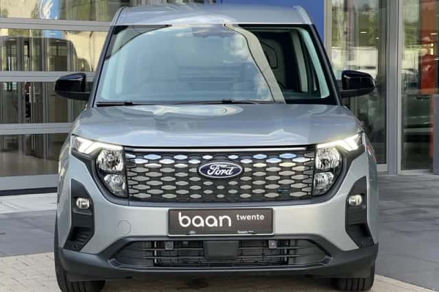 Ford Transit Courier (2026) thumbnail 3