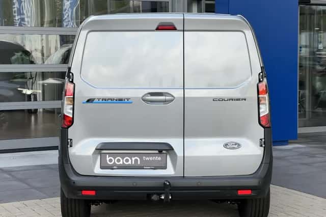 Ford Transit Courier (2026) thumbnail 5