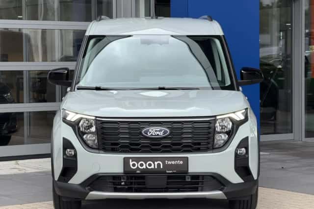 Ford Transit Courier (2023) thumbnail 4