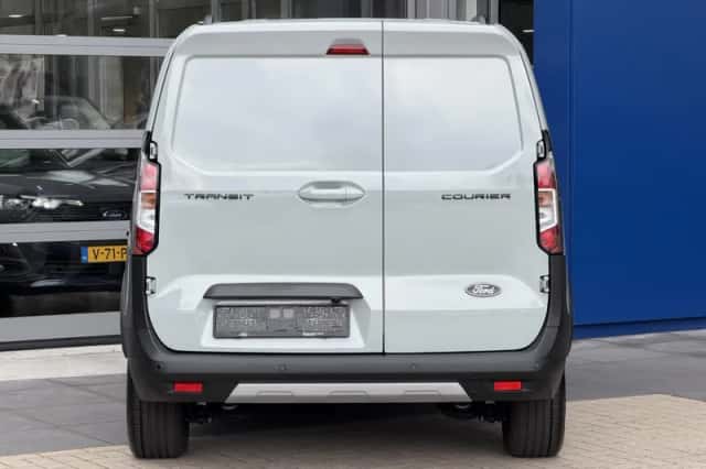 Ford Transit Courier (2023) thumbnail 6