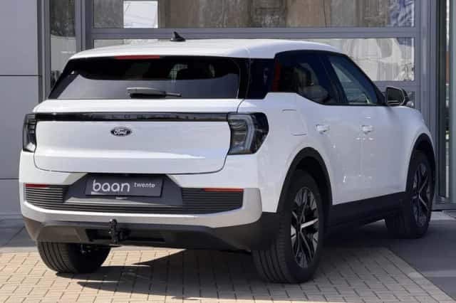 Ford Explorer (2026) thumbnail 3