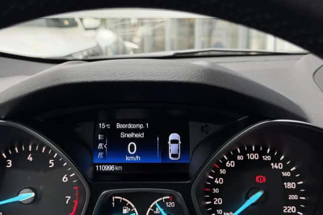 Ford Kuga (2017) thumbnail 18