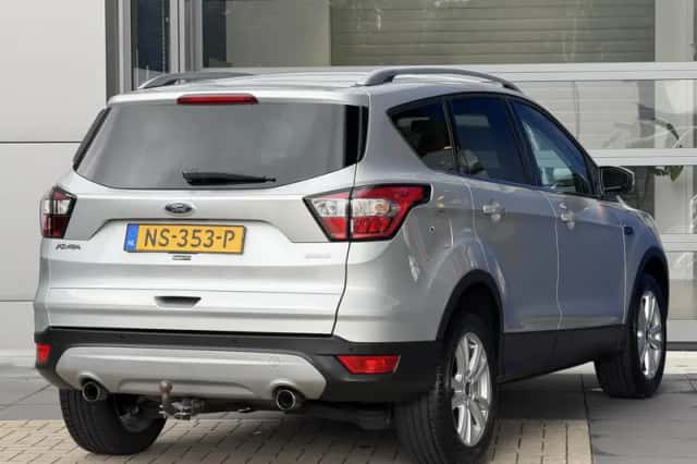Ford Kuga (2017) thumbnail 3