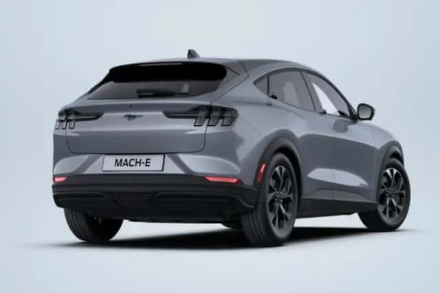 Ford Mustang Mach-E (2026) thumbnail 4