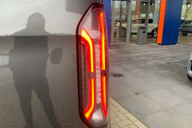Ford Tourneo Custom (2025) thumbnail 11