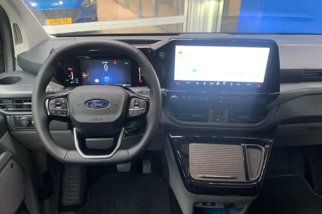 Ford Tourneo Custom (2025) thumbnail 15