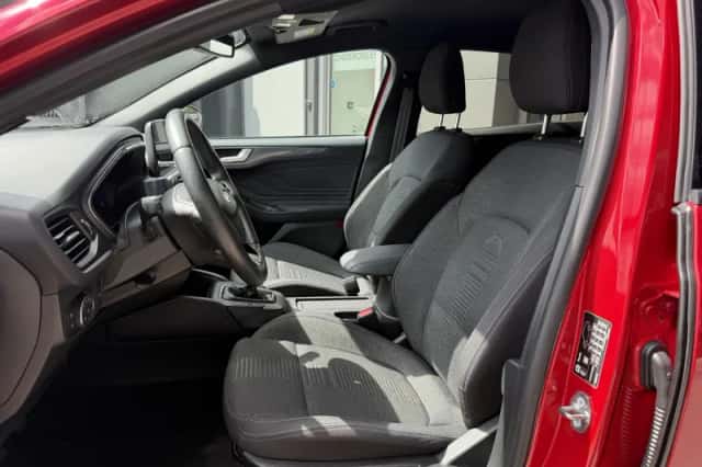 Ford Focus (2021) thumbnail 16