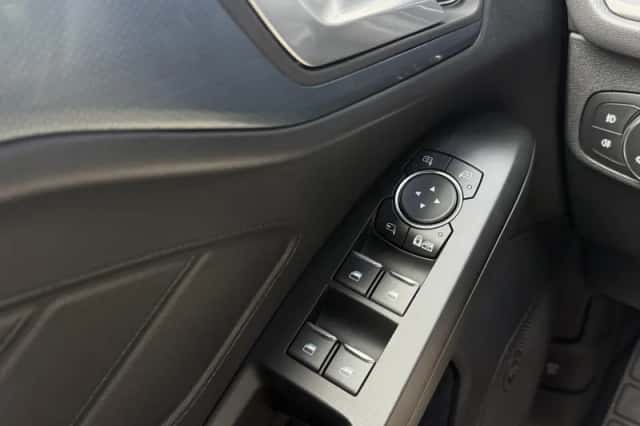 Ford Focus (2021) thumbnail 25