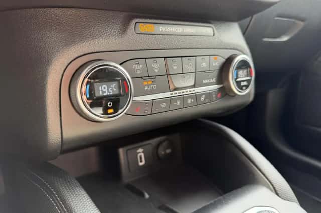 Ford Focus (2021) thumbnail 31