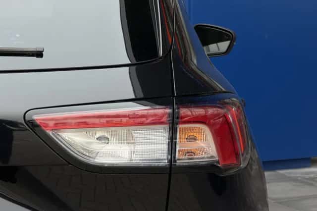 Ford Kuga (2023) thumbnail 12