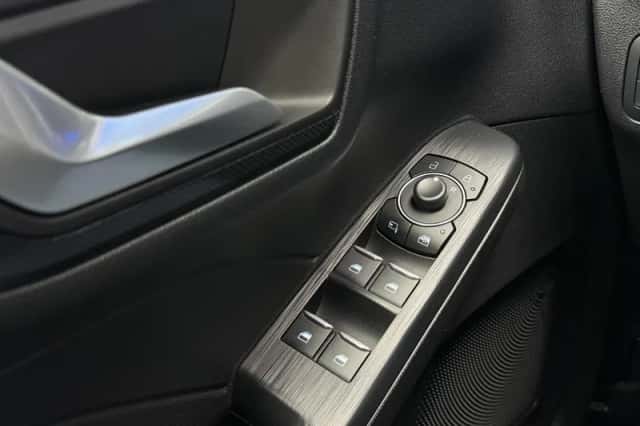 Ford Kuga (2023) thumbnail 21
