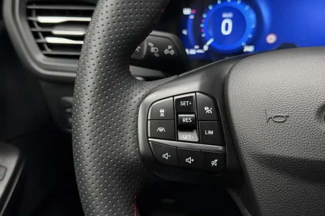 Ford Kuga (2023) thumbnail 22