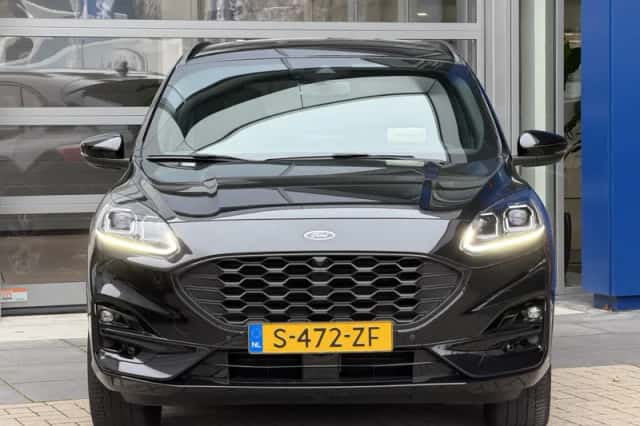 Ford Kuga (2023) thumbnail 4