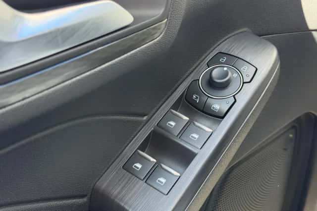 Ford Kuga (2025) thumbnail 22