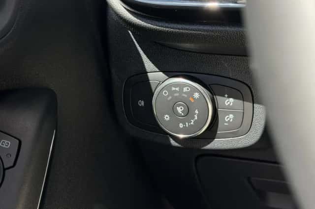 Ford Fiesta (2023) thumbnail 13