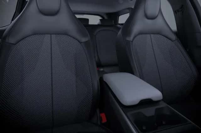 Ford Explorer (2026) thumbnail 4