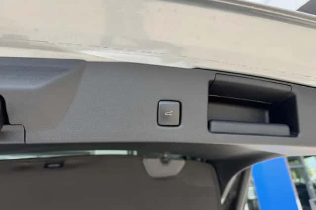 Ford Kuga (2022) thumbnail 19