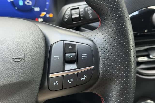 Ford Kuga (2022) thumbnail 25