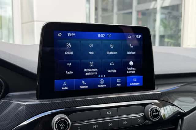 Ford Kuga (2022) thumbnail 33