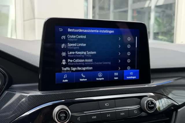 Ford Kuga (2022) thumbnail 35