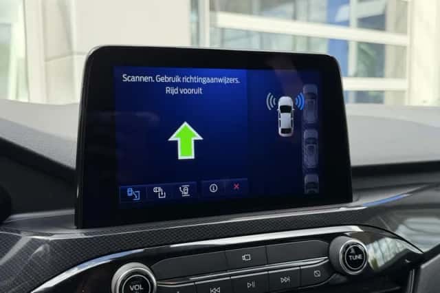 Ford Kuga (2022) thumbnail 43