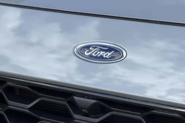 Ford Kuga (2022) thumbnail 7