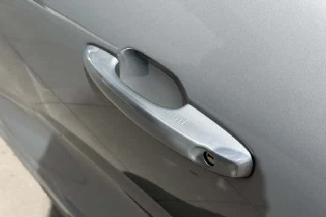 Ford Kuga (2022) thumbnail 10