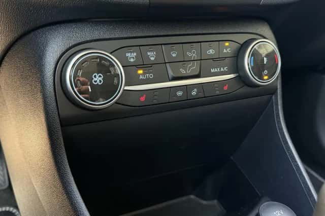 Ford Fiesta (2023) thumbnail 25