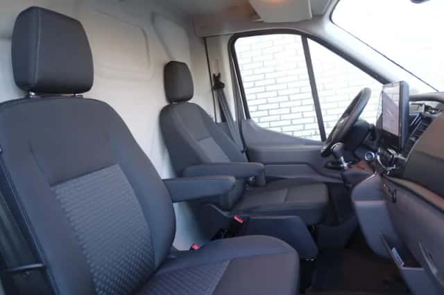 Ford Transit (2024) thumbnail 11