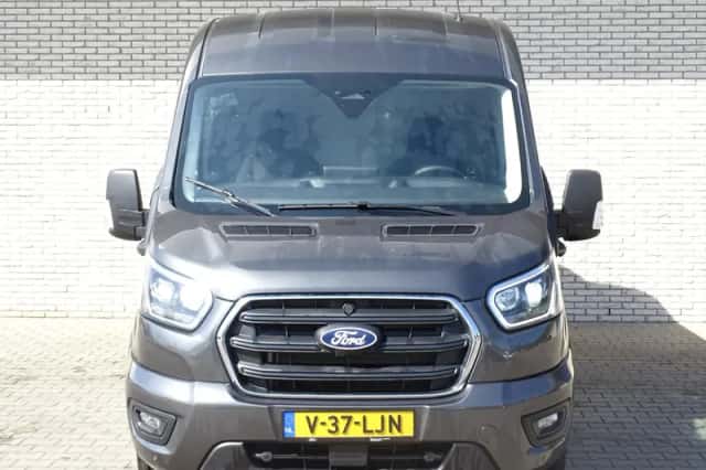 Ford Transit (2024) thumbnail 3