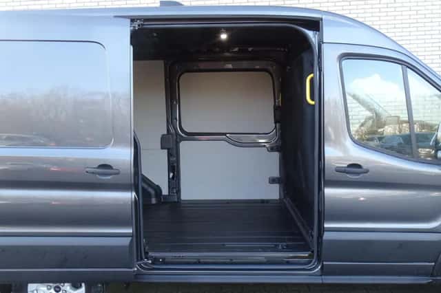 Ford Transit (2024) thumbnail 23