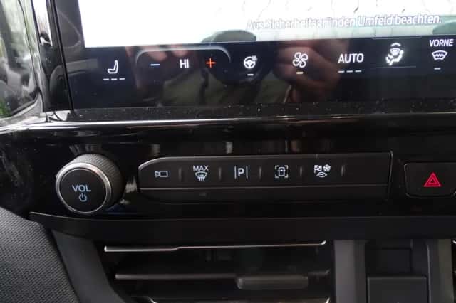 Ford Tourneo Custom (2025) thumbnail 23