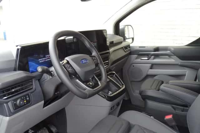 Ford Tourneo Custom (2025) thumbnail 8
