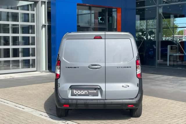 Ford Transit Courier (2023) thumbnail 6
