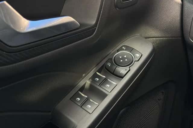 Ford Kuga (2024) thumbnail 26
